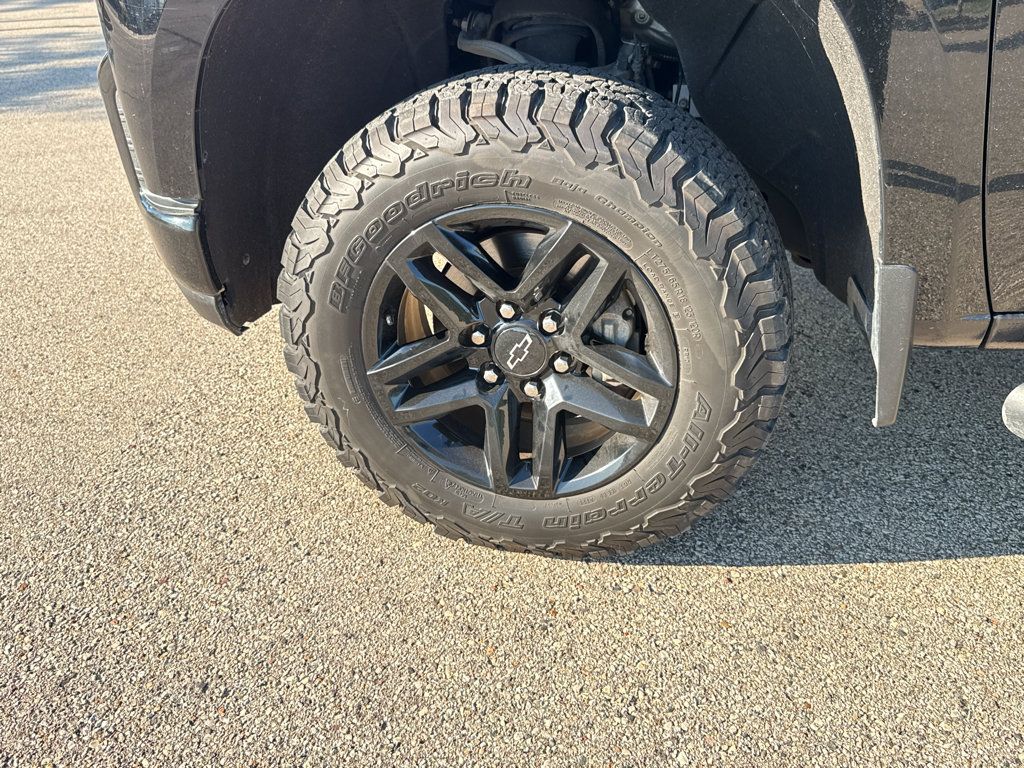 Used 2020 Chevrolet Silverado 1500 LT Trail Boss w/ Midnight Edition AWD/4WD image 10