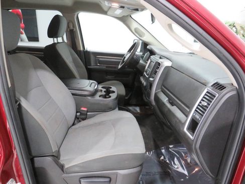 Used 2021 RAM 1500 Classic SLT RWD image 10