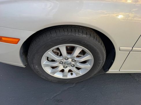 Used 2003 Lexus ES 330 w/ Premium Pkg FWD image 34