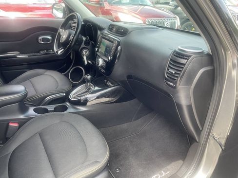 Used 2016 Kia Soul + w/ Audio Package FWD image 26
