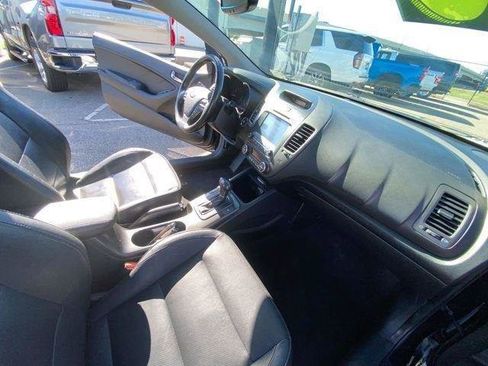 Used 2015 Kia Forte Koup EX w/ EX Premium Package FWD image 2