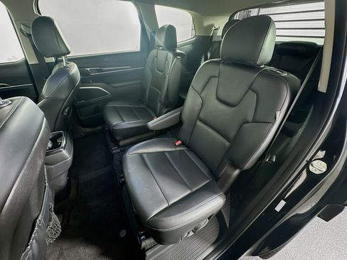 Used 2025 Kia Telluride S image 29