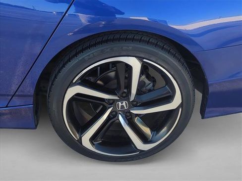 Used 2018 Honda Accord Sport image 7