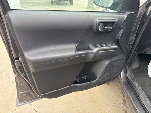 Used 2023 Toyota Tacoma TRD Off-Road image 22