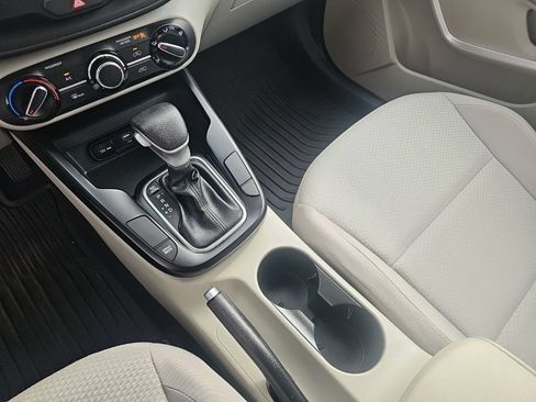 Used 2023 Kia Soul LX w/ LX Technology Package FWD image 18