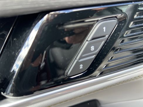 Used 2023 Jeep Wagoneer Series II AWD/4WD image 17