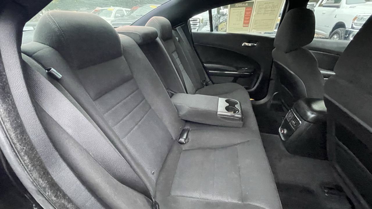 Used 2012 Dodge Charger SE RWD image 26