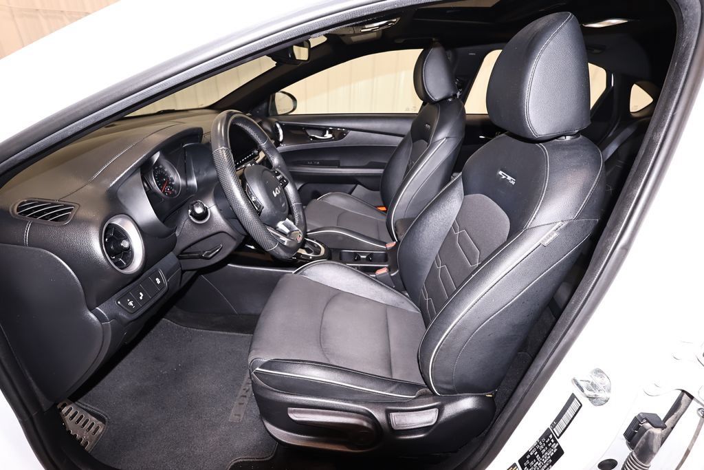 Used 2022 Kia Forte GT-Line w/ GT-Line Premium Package FWD image 12
