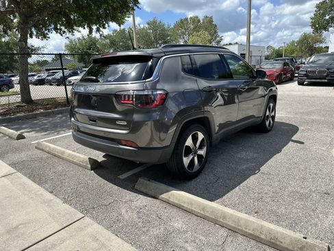 Used 2020 Jeep Compass Latitude FWD image 8