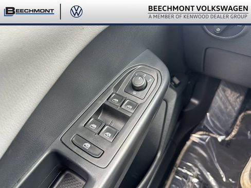 Used 2023 Volkswagen Taos SE w/ Black Wheel Package AWD/4WD image 20