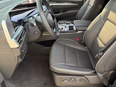 Certified 2026 Cadillac Escalade ESV Sport w/ LPO, ONYX Package AWD/4WD image 20