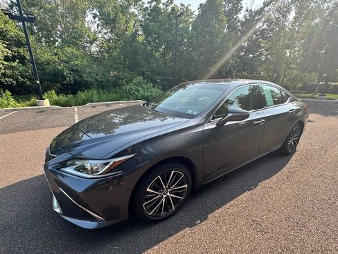 Used 2025 Lexus ES 350 w/ Premium Package FWD image 9