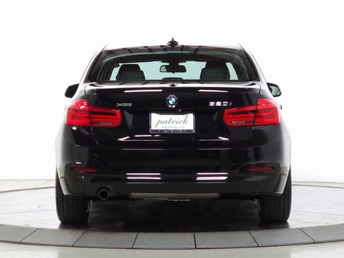 Used 2018 BMW 320i xDrive Sedan image 7