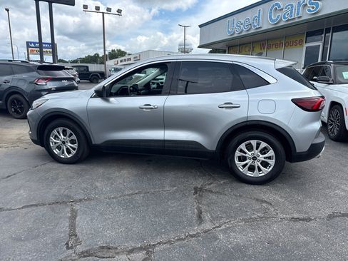 Used 2023 Ford Escape Active w/ Cold Weather Package FWD image 3