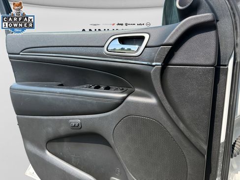 Used 2018 Jeep Grand Cherokee Limited AWD/4WD image 28