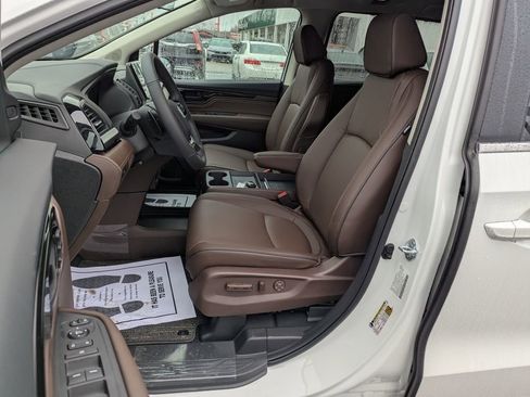 New 2026 Honda Odyssey Touring image 10