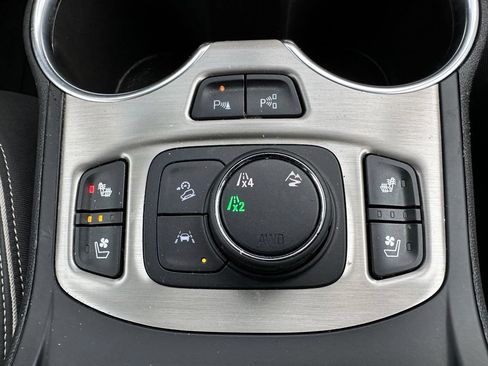Certified 2020 GMC Terrain Denali w/ Denali Premium Package AWD/4WD image 37