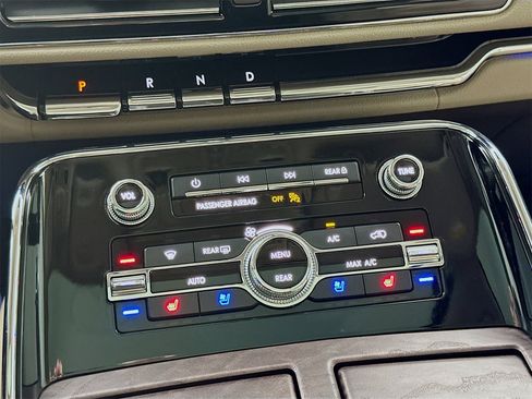 Used 2022 Lincoln Navigator Reserve image 17