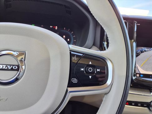 Certified 2023 Volvo XC60 B5 Plus image 27