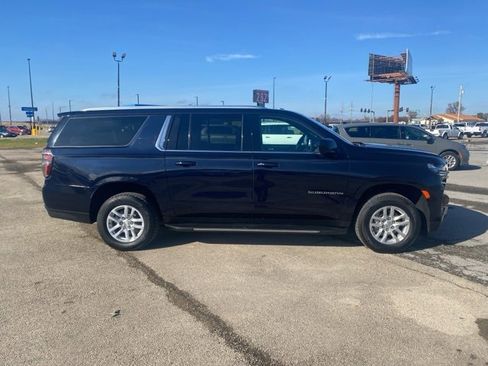 Used 2023 Chevrolet Suburban LT image 7