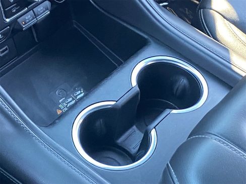 Used 2023 Chevrolet Suburban Z71 w/ Luxury Package image 32