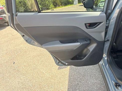 Used 2024 Subaru Crosstrek 2.0i Premium image 15