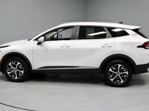 Used 2024 Kia Sportage EX AWD/4WD image 9