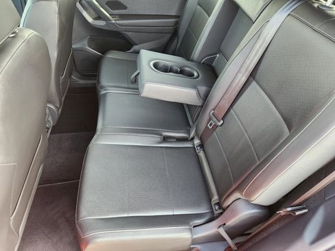 Used 2018 Volkswagen Tiguan SE FWD image 30