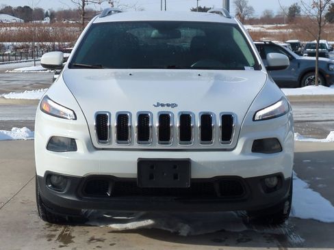 Used 2018 Jeep Cherokee Latitude w/ Cold Weather Group image 10