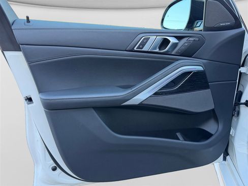 Used 2024 BMW X6 xDrive40i image 12