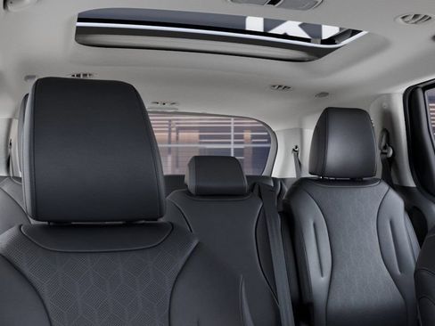 Used 2026 Kia Carnival SX w/ SX Dark Edition Package FWD image 27