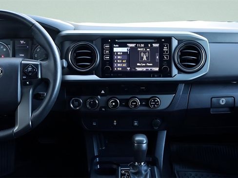 Used 2017 Toyota Tacoma TRD Off-Road image 33