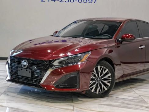 Used 2023 Nissan Altima 2.5 SV FWD image 7