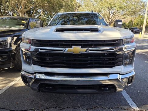 Used 2025 Chevrolet Silverado 2500 LT w/ Convenience Package image 2