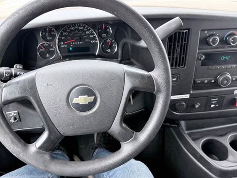 Used 2011 Chevrolet Express 2500 RWD image 33