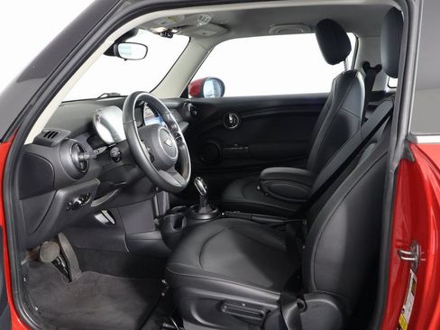 Used 2024 MINI Cooper 2-Door Hardtop FWD image 7