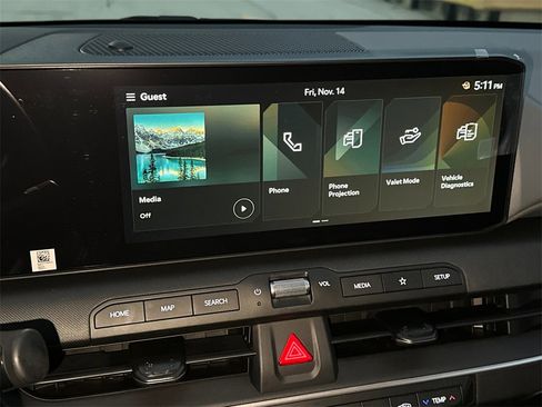 New 2025 Kia K4 LXS image 18