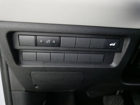 Used 2025 Mitsubishi Outlander SE image 26