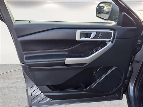 Used 2023 Ford Explorer XLT w/ Equipment Group 202A image 17