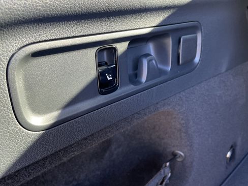 New 2026 Mercedes-Benz GLC 300 image 10