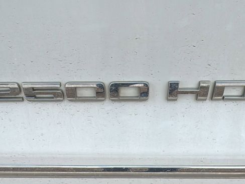 Used 2016 GMC Sierra 2500 SLT w/ Duramax Plus Package AWD/4WD image 12