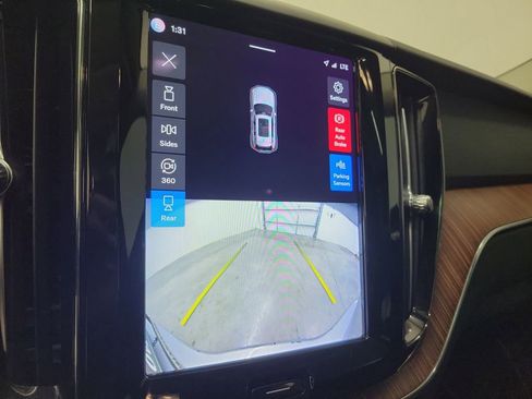 Certified 2023 Volvo XC60 T8 Plus w/ Climate Package image 29