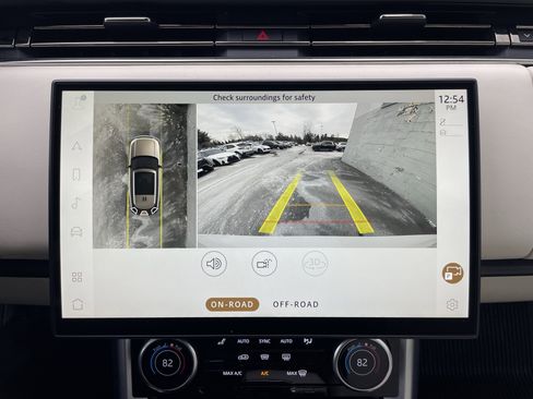 Used 2023 Land Rover Range Rover SE image 28