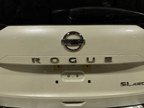 Used 2021 Nissan Rogue SL w/ Premium Package AWD/4WD image 25