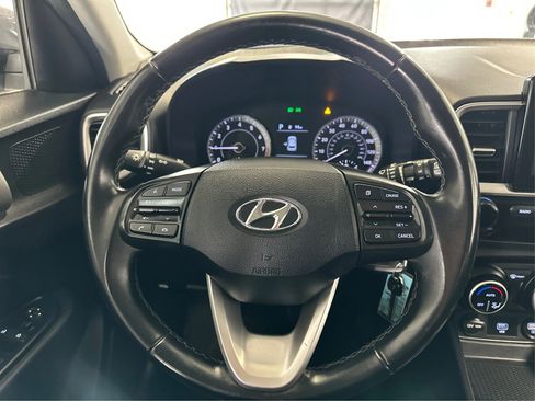 Used 2021 Hyundai Venue SEL image 20
