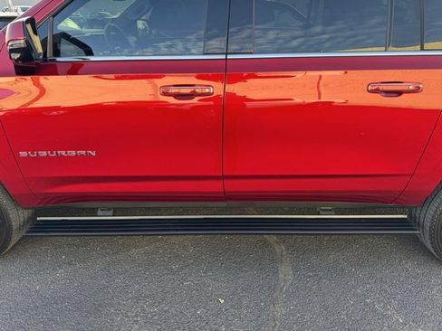 Used 2025 Chevrolet Suburban High Country image 14