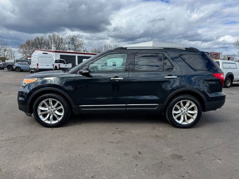 Used 2014 Ford Explorer XLT w/ Equipment Group 202A AWD/4WD image 2