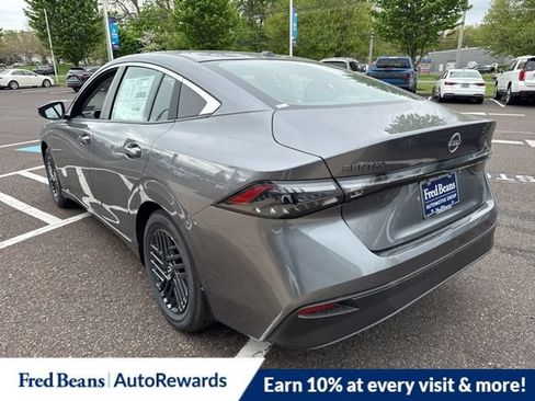 New 2026 Nissan Sentra SV w/ SV Convenience Package FWD image 9