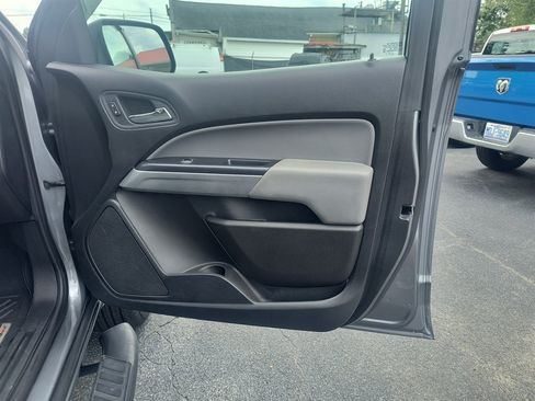 Used 2020 Chevrolet Colorado LT w/ Colorado RST Special Edition RWD image 22