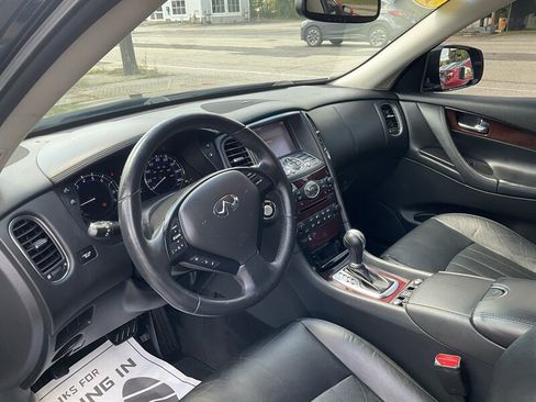 Used 2017 INFINITI QX50 2WD w/ Deluxe Touring Package image 17